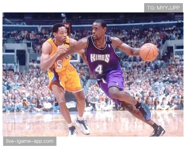 克里斯·韦伯挡拆联动提升效率 拉开球队内线得分差距