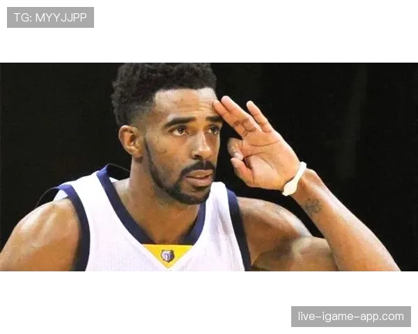 博尼法斯与伊萨克：力量型与技术型前锋的风格差异与实战效能分析