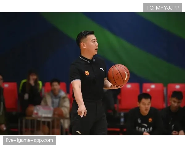 全面解析篮球垂直起跳规则的具体含义与裁判判罚依据